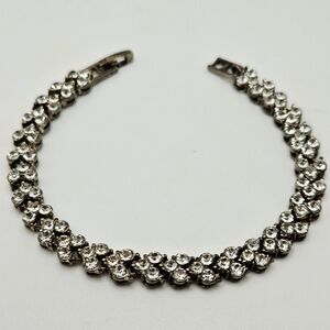 VINTAGE Silver Tone Articulated Rhinestone Link Dainty Tennis Style Bracelet